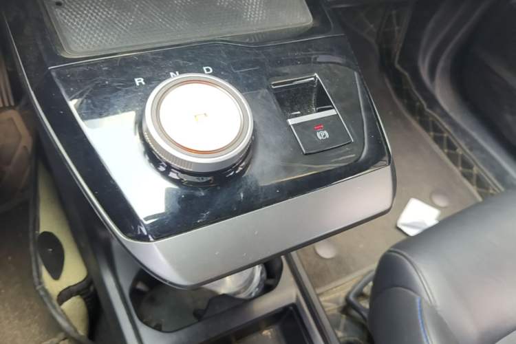 Used MG 4 EV 2023 415 km Range Sea-Faring Champion Edition Gear Lever