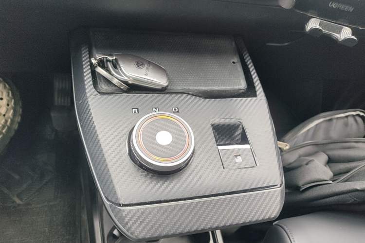 Used MG 4 EV 2023 415 km Range Sea-Faring Champion Edition Gear Lever