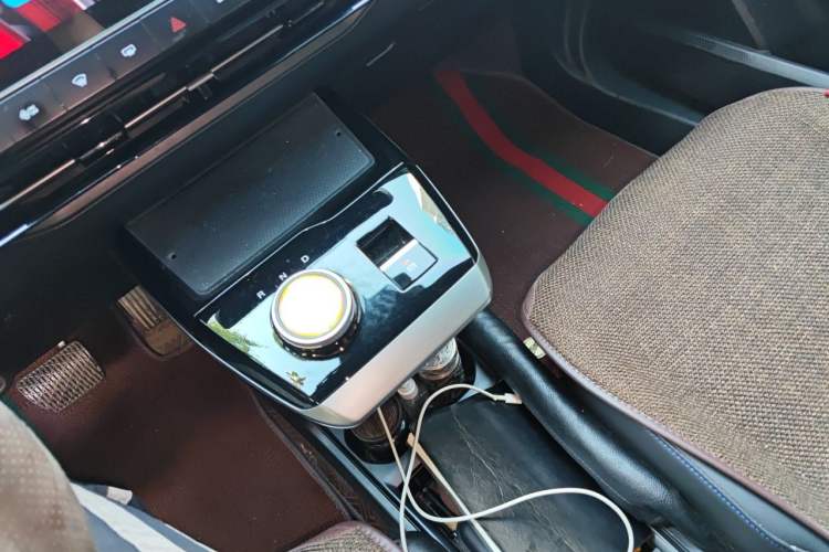 Used MG 4 EV 2023 415 km Range Sea-Faring Champion Edition Gear Lever