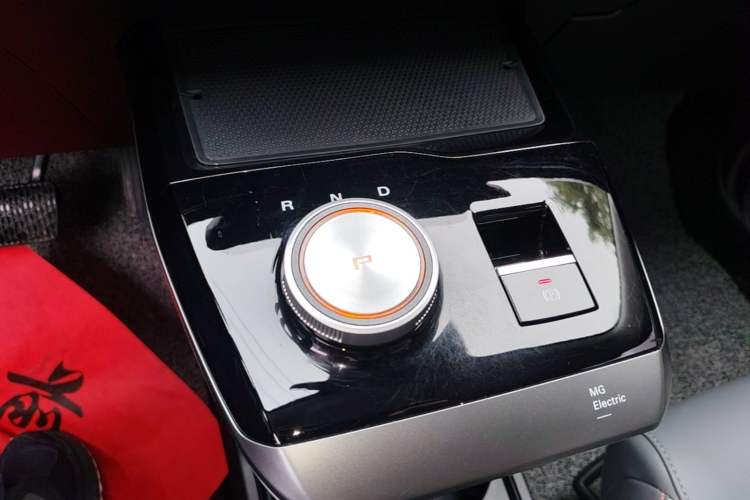 Used MG 4 EV 2023 415 km Range Sea-Faring Champion Edition Gear Lever