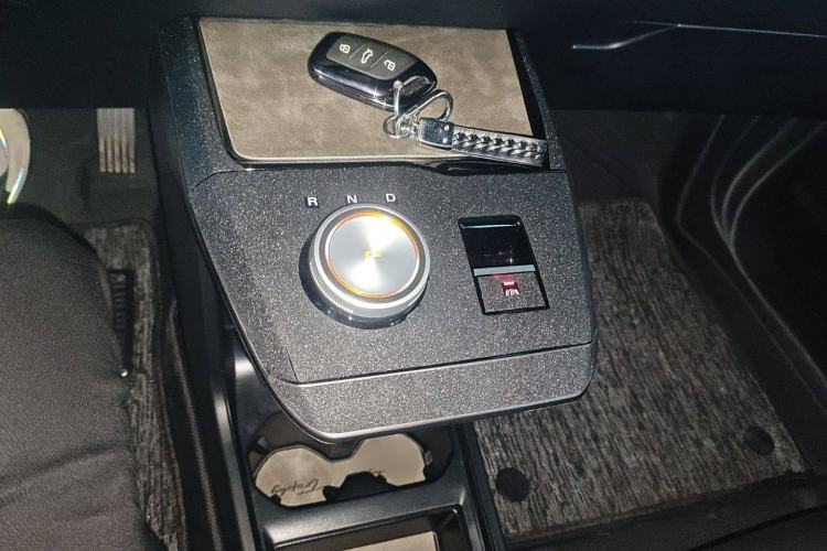 Used MG 4 EV 2023 415 km Range Sea-Faring Champion Edition Gear Lever