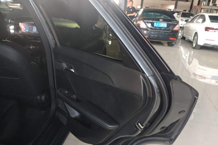 Used MG 4 EV 2023 415 km Range Sea-Faring Champion Edition Interior 3