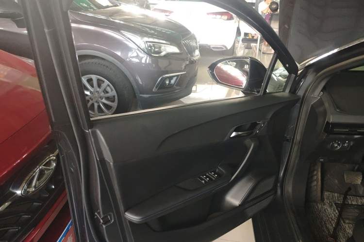 Used MG 4 EV 2023 415 km Range Sea-Faring Champion Edition Interior 4