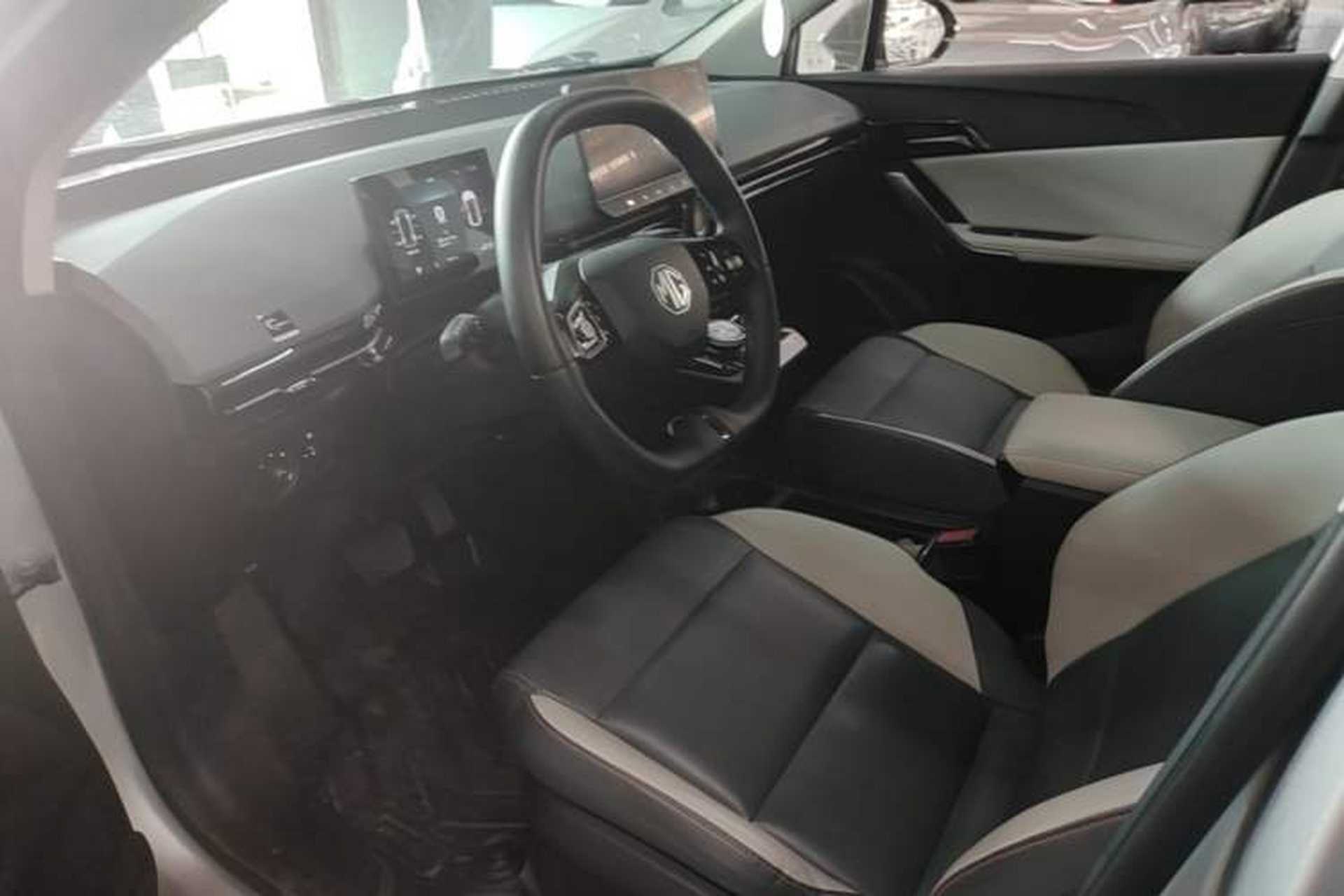 Used MG 4 EV 2023 415 km Range Sea-Faring Champion Edition Left Front Seat