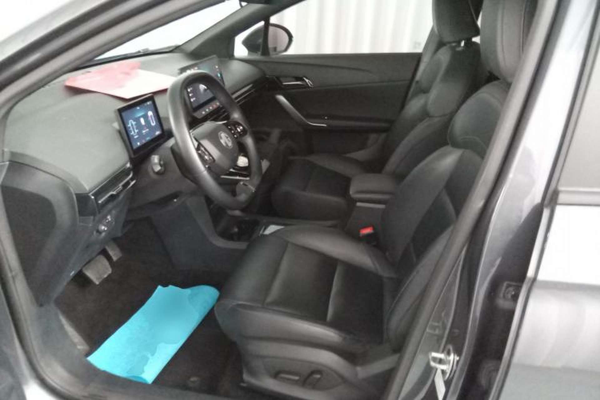 Used MG 4 EV 2023 415 km Range Sea-Faring Champion Edition Left Front Seat