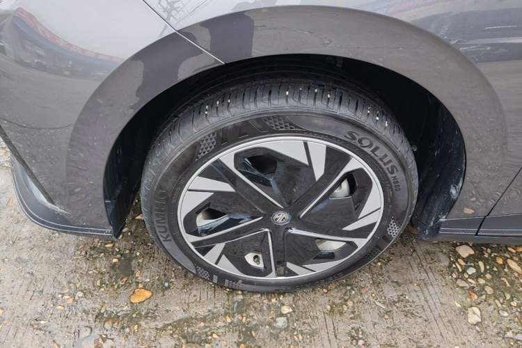 Used MG 4 EV 2023 415 km Range Sea-Faring Champion Edition Left Front Wheel Hub