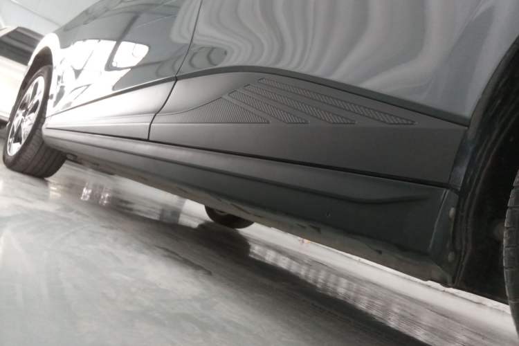 Used MG 4 EV 2023 415 km Range Sea-Faring Champion Edition Left Side Sill