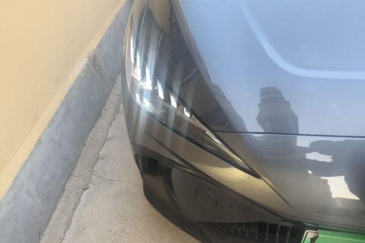 Used MG 4 EV 2023 415 km Range Sea-Faring Champion Edition Right Front Headlight