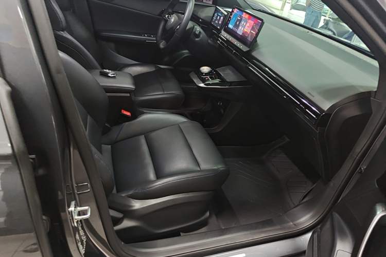 Used MG 4 EV 2023 415 km Range Sea-Faring Champion Edition Right Front Seat