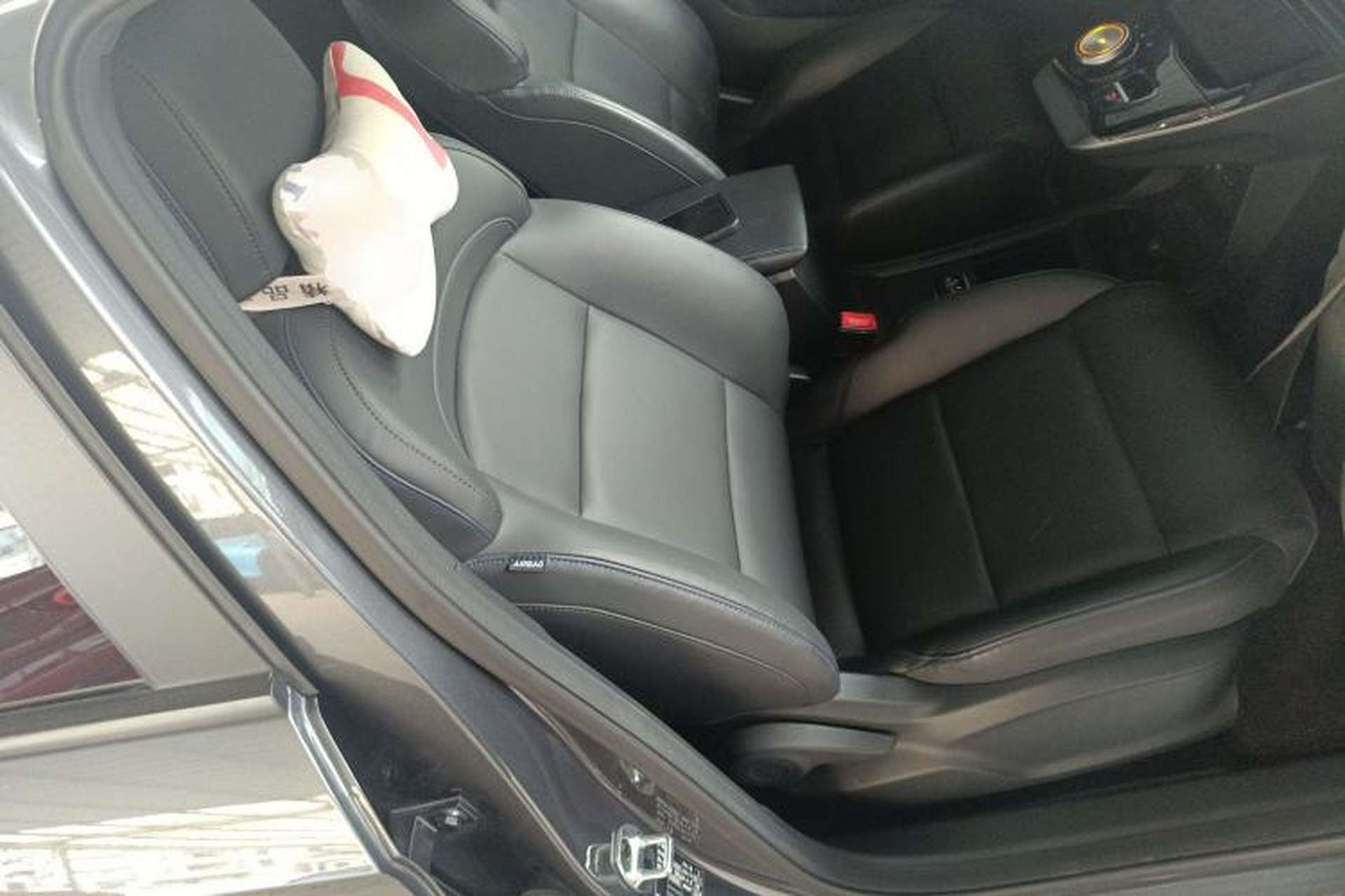 Used MG 4 EV 2023 415 km Range Sea-Faring Champion Edition Right Front Seat