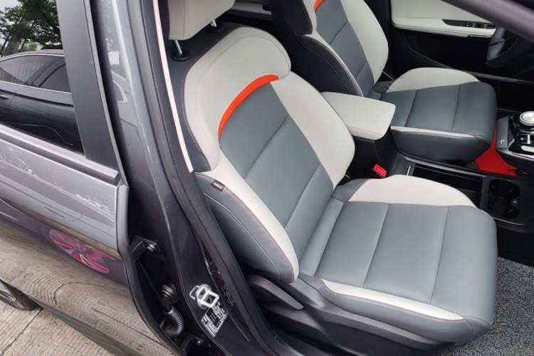 Used MG 4 EV 2023 415 km Range Sea-Faring Champion Edition Right Front Seat