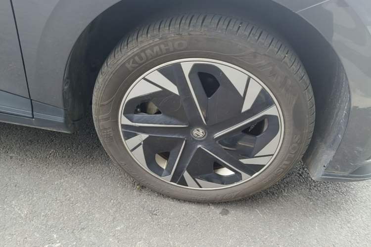 Used MG 4 EV 2023 415 km Range Sea-Faring Champion Edition Right Front Wheel Hub