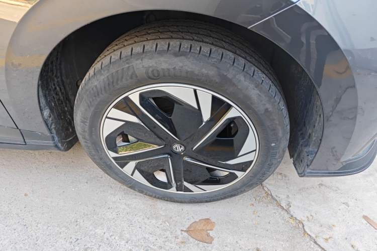 Used MG 4 EV 2023 415 km Range Sea-Faring Champion Edition Right Front Wheel Hub