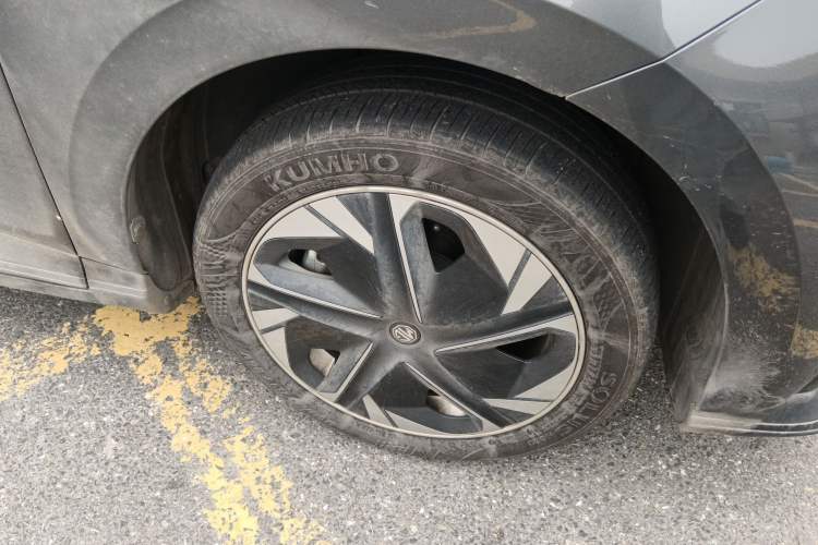 Used MG 4 EV 2023 415 km Range Sea-Faring Champion Edition Right Front Wheel Hub