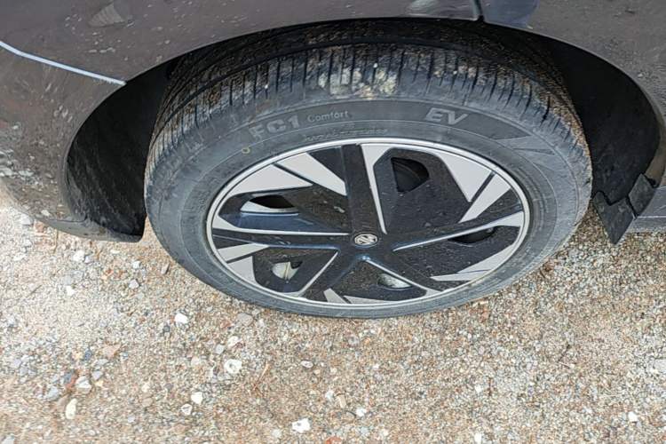 Used MG 4 EV 2023 415 km Range Sea-Faring Champion Edition Right Rear Wheel Hub