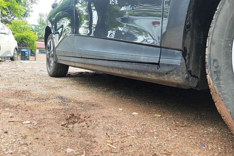 Used MG 4 EV 2023 415 km Range Sea-Faring Champion Edition Right Side Sill