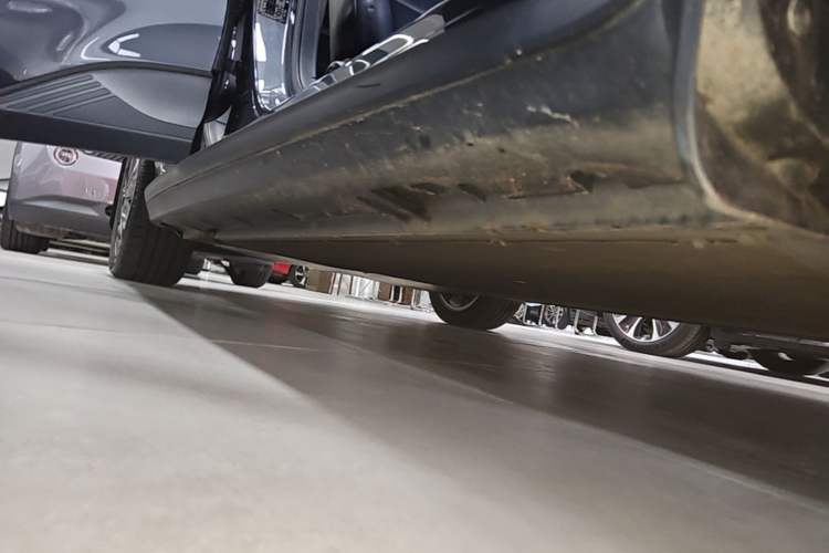 Used MG 4 EV 2023 415 km Range Sea-Faring Champion Edition Right Side Sill