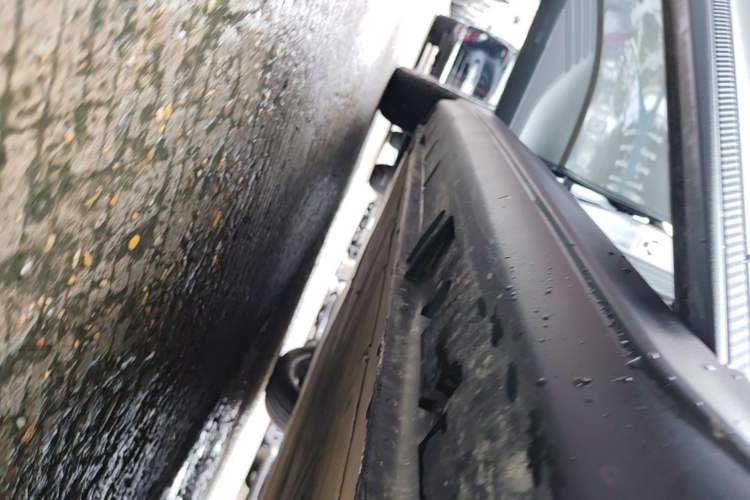 Used MG 4 EV 2023 415 km Range Sea-Faring Champion Edition Right Side Sill