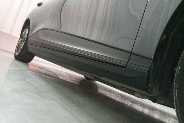 Used MG 4 EV 2023 415 km Range Sea-Faring Champion Edition Right Side Sill