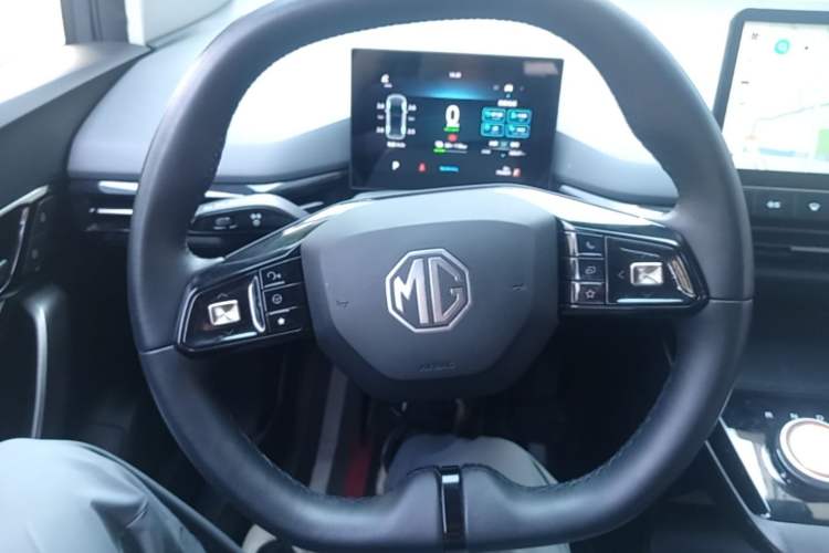 Used MG 4 EV 2023 415 km Range Sea-Faring Champion Edition Steering Wheel