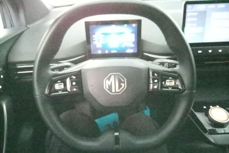 Used MG 4 EV 2023 415 km Range Sea-Faring Champion Edition Steering Wheel