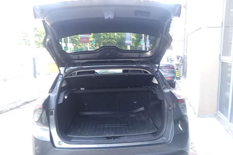 Used MG 4 EV 2023 415 km Range Sea-Faring Champion Edition Trunk