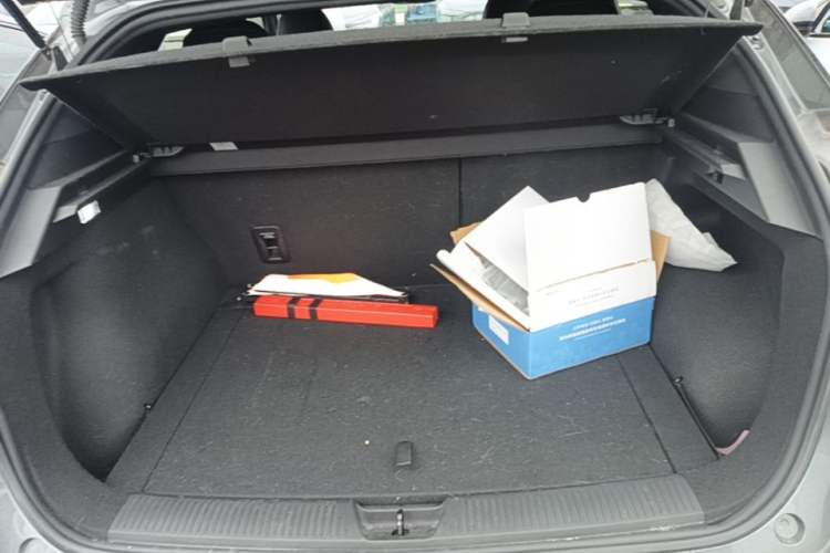 Used MG 4 EV 2023 415 km Range Sea-Faring Champion Edition Trunk