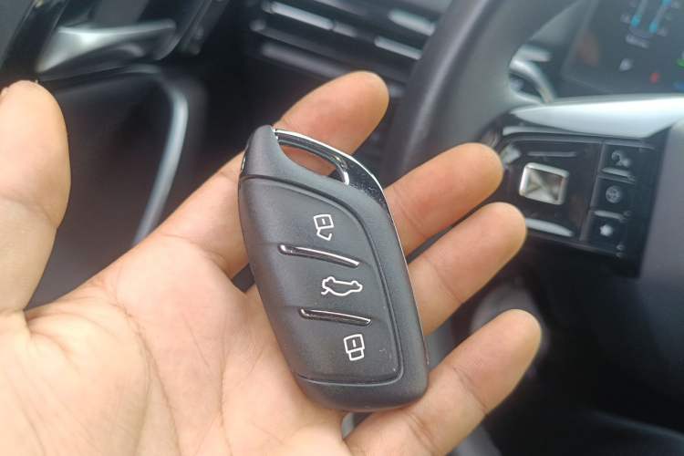 Used MG 4 EV 2023 415 km Range Sea-Faring Champion Edition Vehicle Key