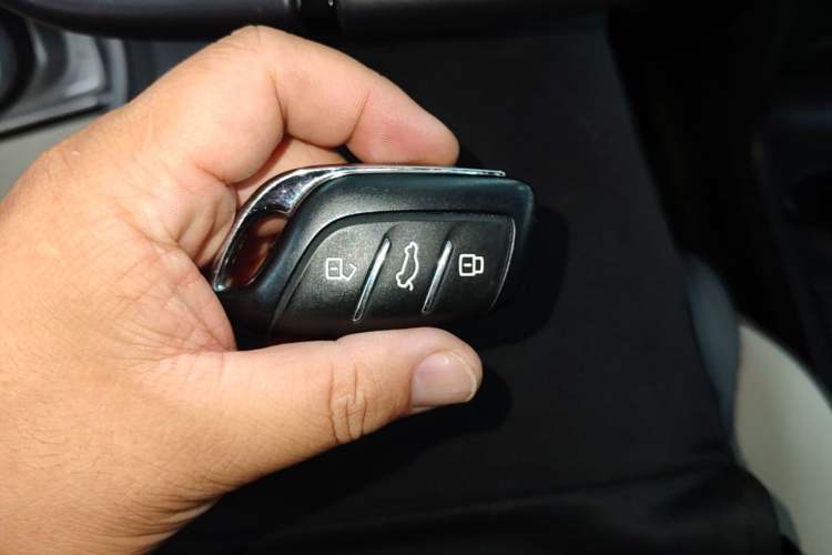 Used MG 4 EV 2023 415 km Range Sea-Faring Champion Edition Vehicle Key