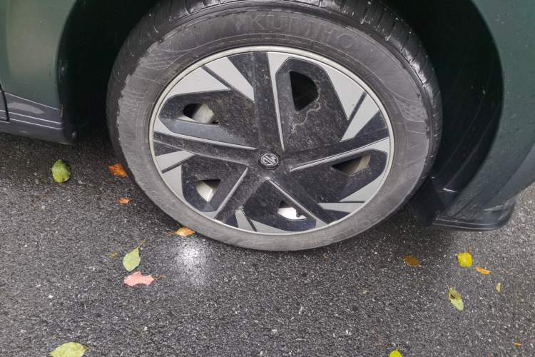 Used MG 4 EV 2023 415 km Range Sea-Faring Champion Edition Right Front Wheel Hub