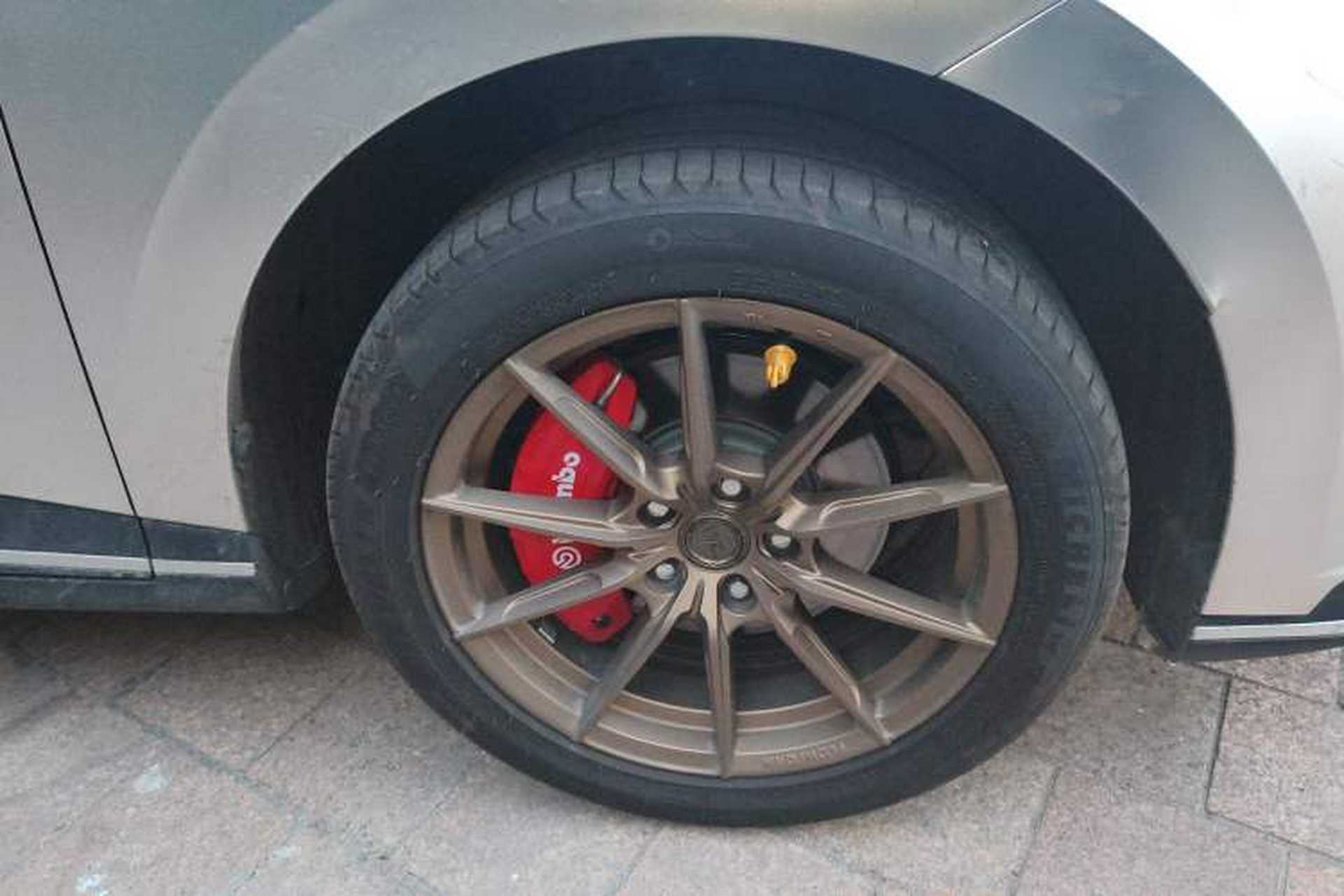 Used MG 4 EV 2023 415 km Range Sea-Faring Champion Edition Right Front Wheel Hub