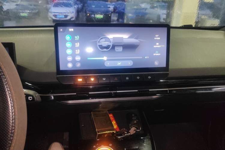 Used MG 4 EV 2023 415 km Range Sea-Faring Champion Edition Audio And AC Panel