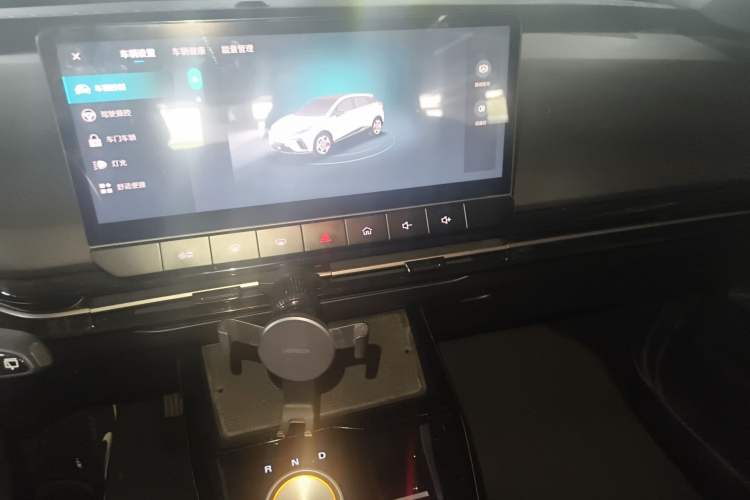 Used MG 4 EV 2023 415 km Range Sea-Faring Champion Edition Audio And AC Panel