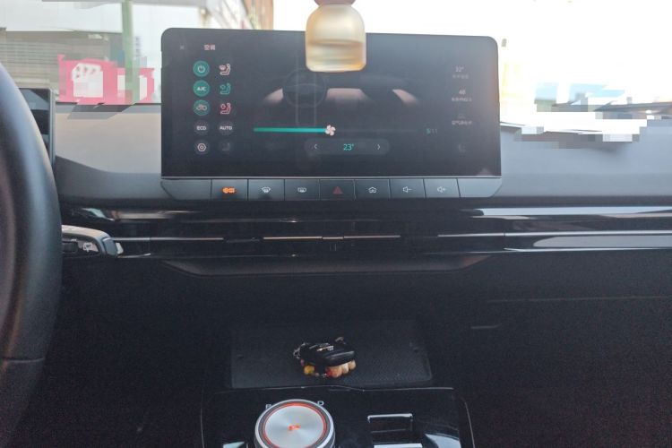Used MG 4 EV 2023 415 km Range Sea-Faring Champion Edition Audio And AC Panel