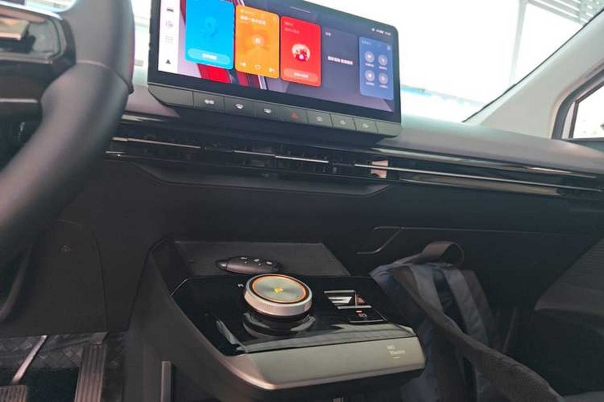 Used MG 4 EV 2023 415 km Range Sea-Faring Champion Edition Audio And AC Panel
