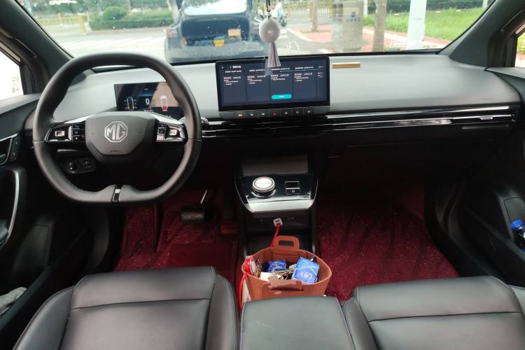 Used MG 4 EV 2023 415 km Range Sea-Faring Champion Edition Center Console