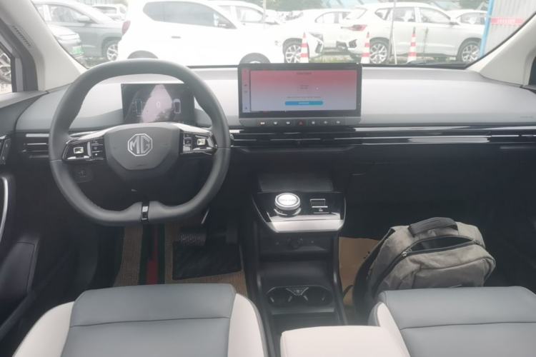 Used MG 4 EV 2023 415 km Range Sea-Champion Executive Edition Center Console