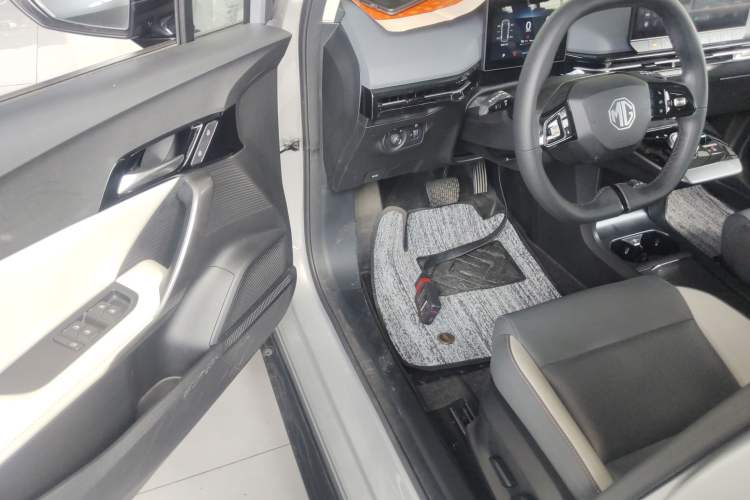 Used MG 4 EV 2023 415 km Range Sea-Faring Champion Edition Driver Seat