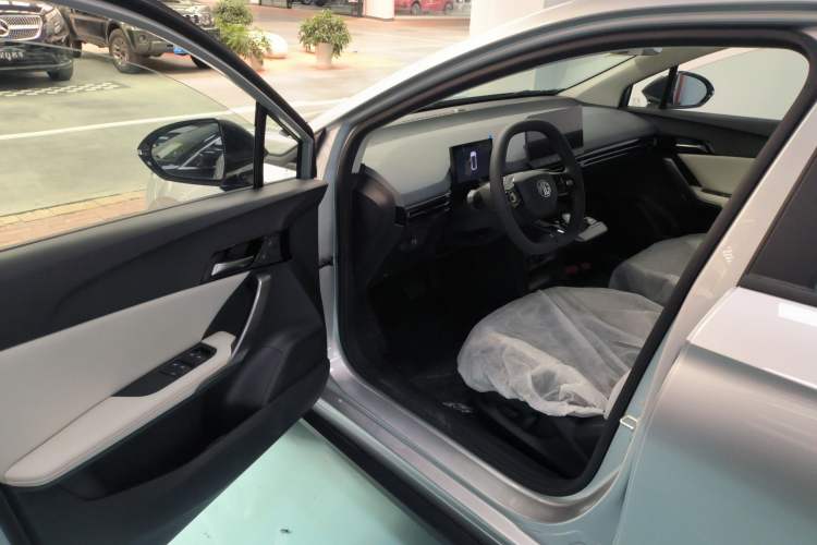 Used MG 4 EV 2023 415 km Range Sea-Faring Champion Edition Driver Seat
