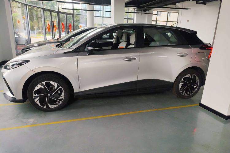 Used MG 4 EV 2023 415 km Range Sea-Faring Champion Edition Exterior 3