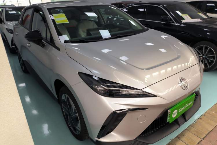 Used MG 4 EV 2023 415 km Range Sea-Faring Champion Edition Front Right 45 Deg