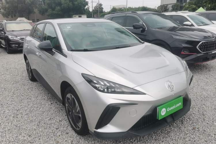 Used MG 4 EV 2023 415 km Range Sea-Champion Executive Edition Front Right 45 Deg