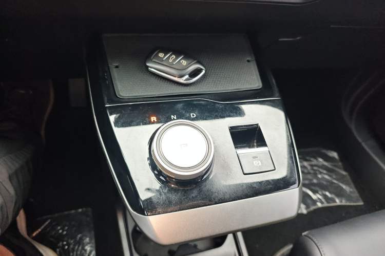 Used MG 4 EV 2023 415 km Range Sea-Faring Champion Edition Gear Lever