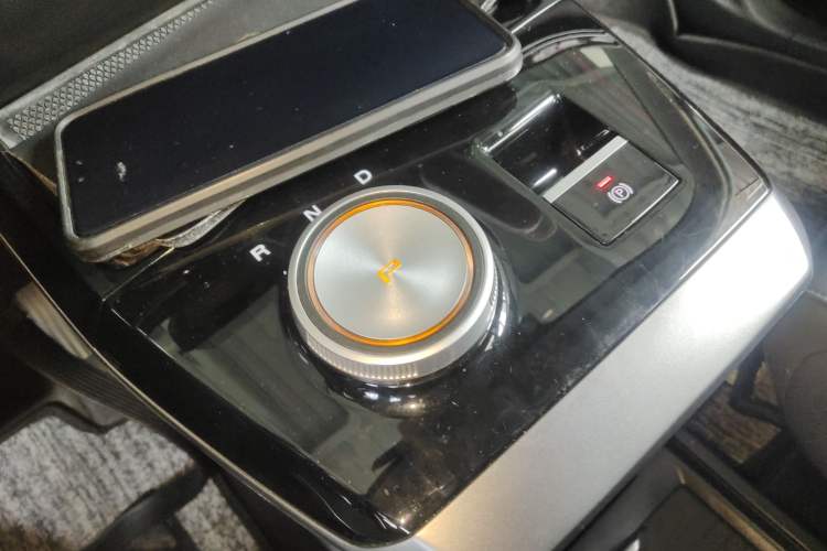 Used MG 4 EV 2023 415 km Range Sea-Faring Champion Edition Gear Lever
