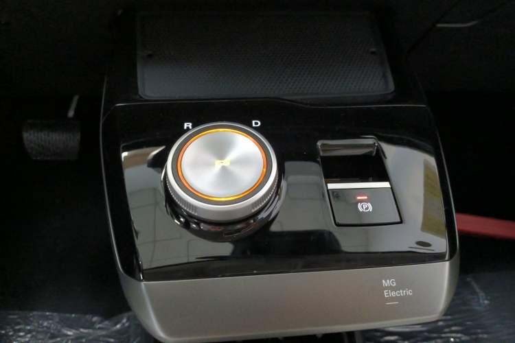 Used MG 4 EV 2023 415 km Range Sea-Faring Champion Edition Gear Lever