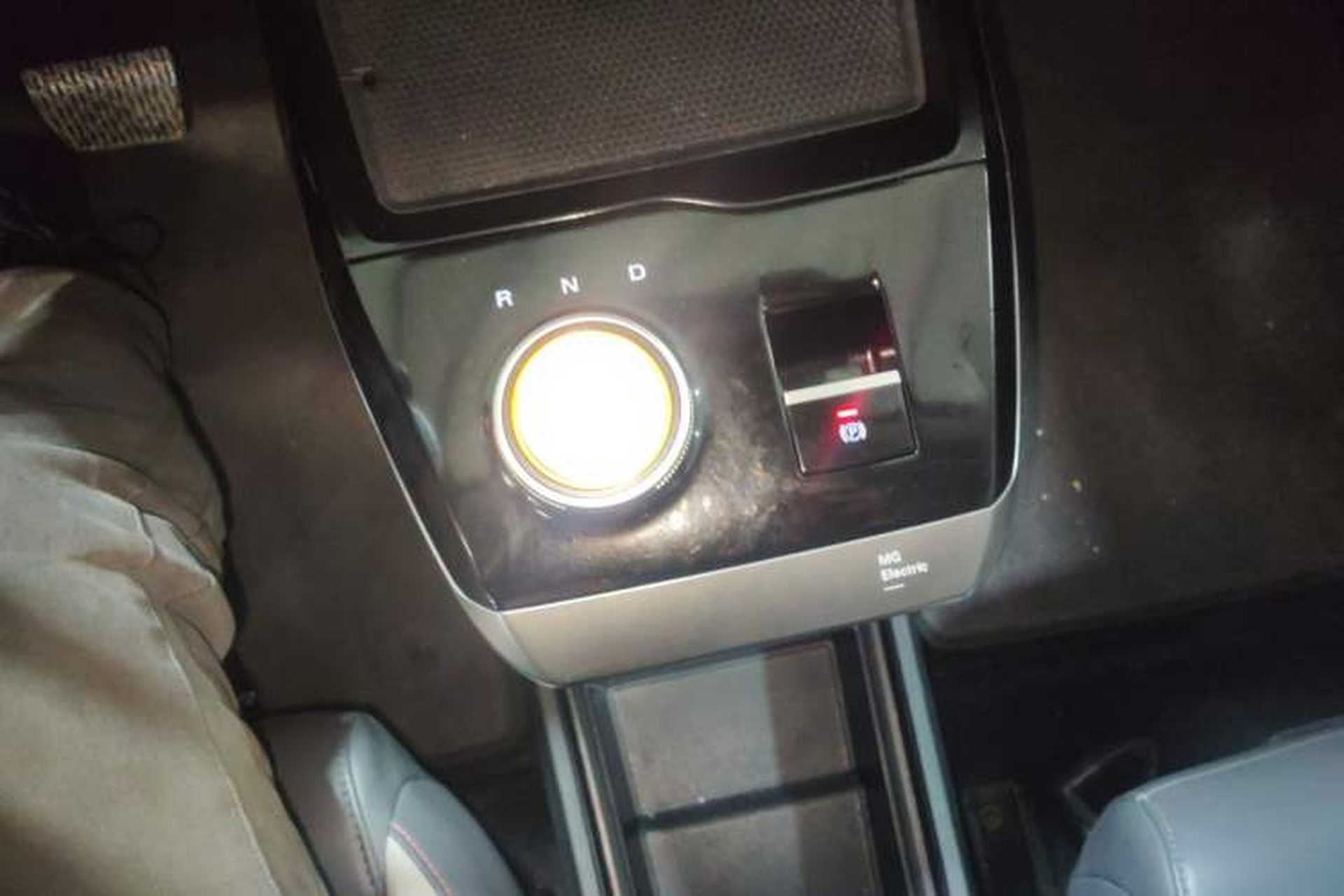 Used MG 4 EV 2023 415 km Range Sea-Faring Champion Edition Gear Lever