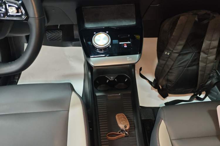 Used MG 4 EV 2023 415 km Range Sea-Faring Champion Edition Gear Lever