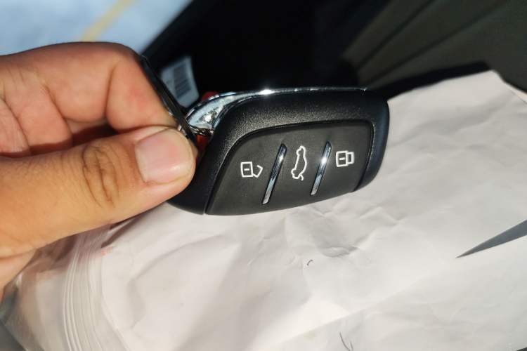 Used MG 4 EV 2023 415 km Range Sea-Faring Champion Edition Interior 1