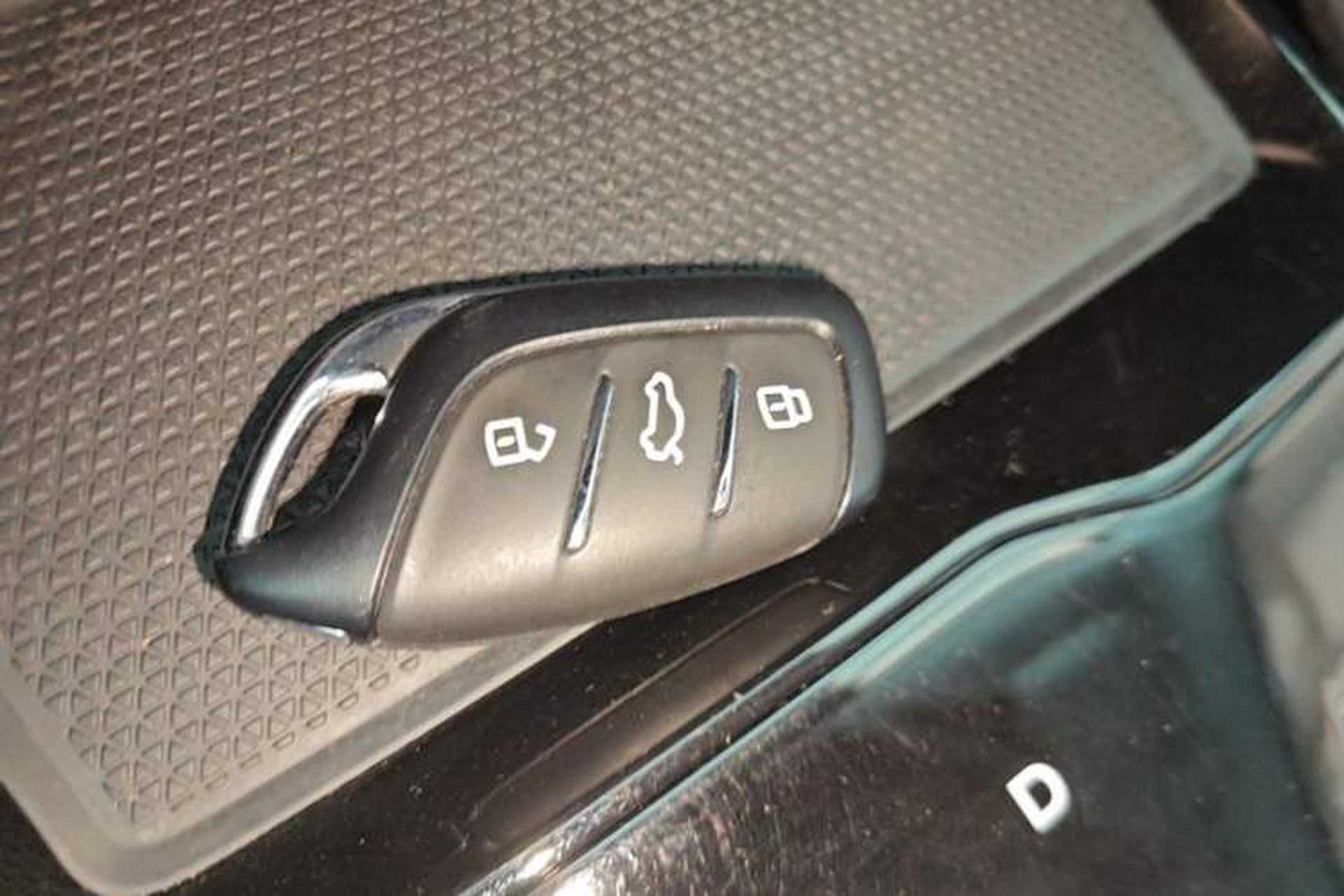 Used MG 4 EV 2023 415 km Range Sea-Faring Champion Edition Interior 1