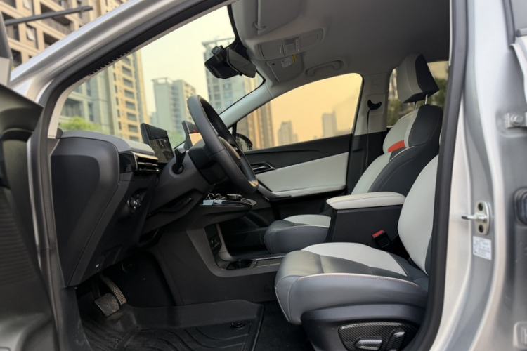 Used MG 4 EV 2023 415 km Range Sea-Faring Champion Edition Interior 2